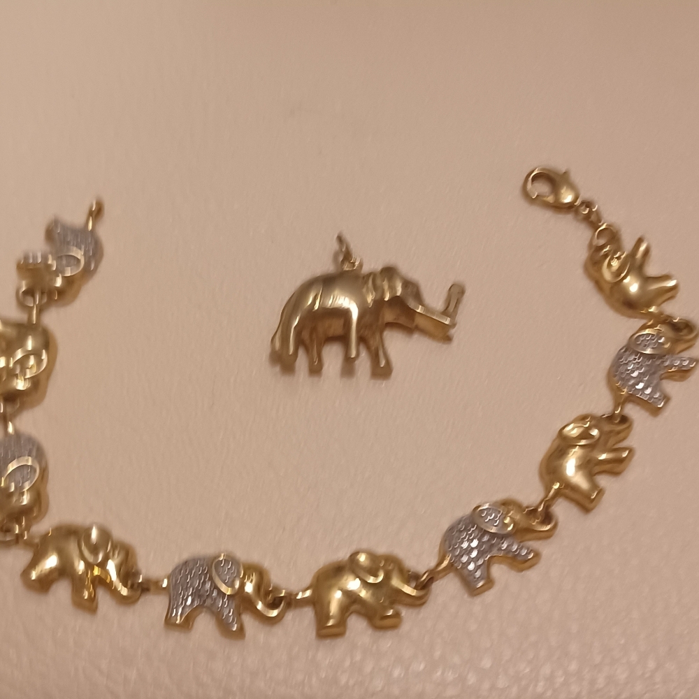 Gold 8" elephant bracelet and pendant